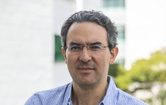 Esta novela representó un ejercicio de escucha y de imaginación para Vásquez, quien trató de meterse en la piel de su amigo y de algunos de sus familiares. Foto: Andrés Camilo Suárez
