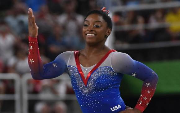 Simone Biles ganó cuatro medallas de oro en los Olímpicos de Río-2016. FOTO AFP