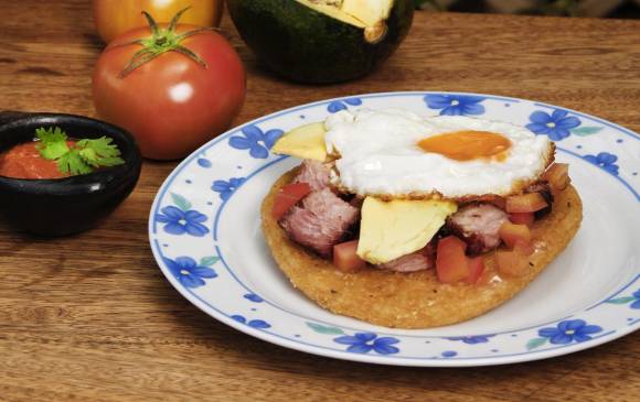 La versatilidad de la arepa permite que se acompañe con otros alimentos. FOTO: ARCHIVO