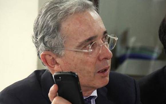 Uribe denuncia que le piratearon su cuenta de Twitter