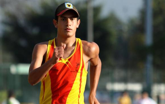 Así se preparaba en 2009 Éider Arévalo antes de partir para los Juegos Olímpicos de Singapur-2010. Fue el abanderado. FOTO ARCHIVO Colprensa