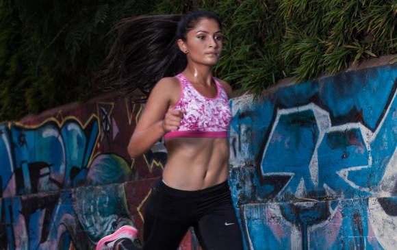La juvenil Leidy Yuliet Sánchez Morales hace parte de la imagen de la Carrera de la Mujer 10K del domingo. FOTO cortesía