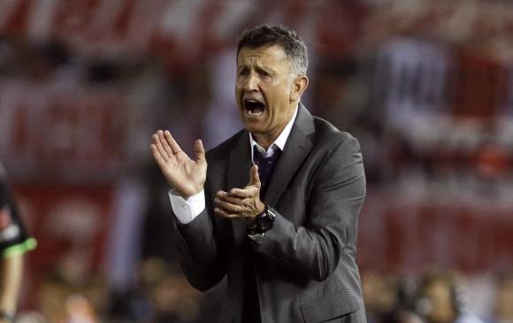El técnico Juan carlos Osorio durante el juego con River Plate. FOTO AP