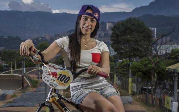 Mariana es una de las candidatas a ganar el oro en Río, viene de triunfar en el Mundial de BMX en Medellín. FOTO cortesía REDBULL