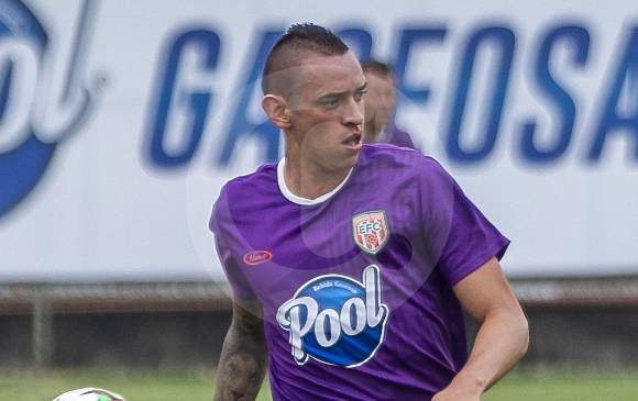 Antes de regresar a Envigado, sus amigos en Nacional, Sebastián Gómez y Daniel Muñoz, le desearon suerte a Neyder Moreno. Le dijeron que aprovechara su gran talento. FOTO Carlos Velásquez