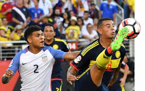 Edwin Cardona tuvo sacrificio para armar la figura cuando EE. UU. atacaba y también para apoyar la ofensiva tricolor. FOTO afp