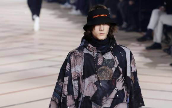 Diseño by Dior, en la Sema de la Moda de París. Kriss Van Assche dijo que reivindican un nuevo traje, para los jóvenes. FOTO afp