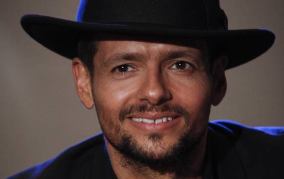 Robi Draco Rosa estará en Bogotá, en el Simón Bolívar, con su gira en homenaje a su primer disco, Vagabundo. FOTO colprensa