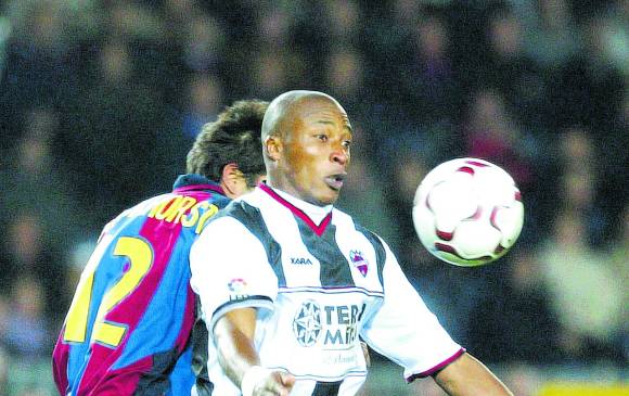 El colombiano Edwin Congo, uno de los peores que pasó por el Real Madrid, aunque sí rindió en otros equipos. FOTO ap