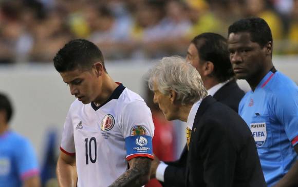 James Rodríguez intentó e impulsó a Colombia en el empate, pero se vio resignado por la oposición chilena. FOTO afp