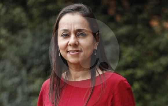 La alcaldesa encargada de El Bagre, María Yolima Madrigal, visitó Medellín varios días para denunciar la persecución de la que ha sido víctima desde que asumió el cargo. FOTO manuel saldarriaga