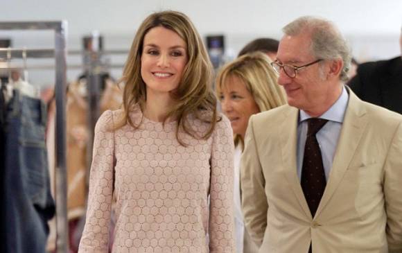 Doña Letizia en una visita a la fábrica de la marca Mango en Barcelona. FOTO Reuters 