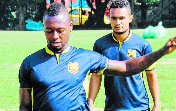 El capitán de Águilas Doradas, Hanyer Mosquera, pasó de la escuela Boca Juniors al fútbol profesional. FOTO Julio César Herrera