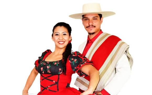 Parejas de baile de la compañía Pellü Trapëmn, de Chile. FOTO Cortesía encuentro