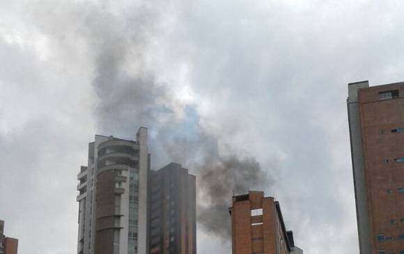 Lectores reportan incendio en edificio en El Poblado