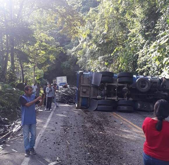 El accidente involucró a tres vehículos. FOTO: Cortesía.