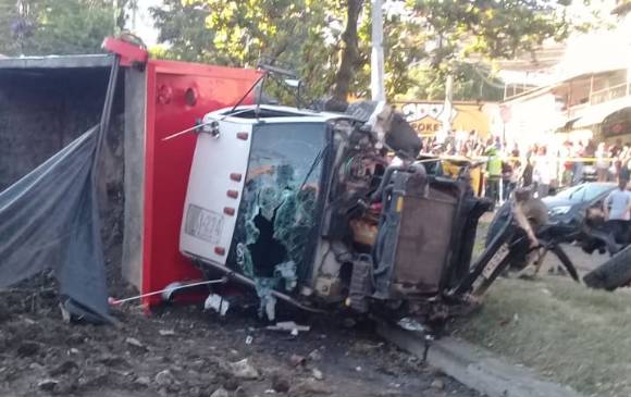 El accidente ocurrió pasadas las 4:00 p.m. FOTO CORTESÍA GUARDIANES ANTIOQUIA