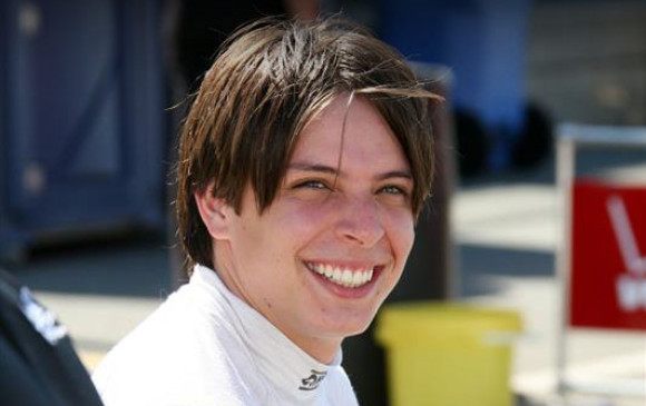 Gabby Chaves es el piloto de mayor proyección internacional. Tiene asegurada parte de la temporada en IndyCar. FOTO cortesía