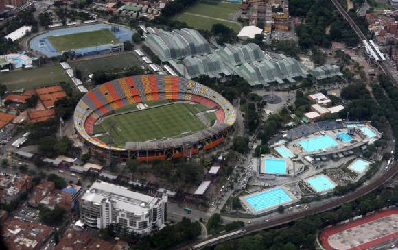 Los hechos ocurrieron en el estadio Atanasio Girardot cuando la joven, que se encontraba con unos amigos en el concierto, cayó cuatro metros al vacío. FOTO Donaldo Zuluaga