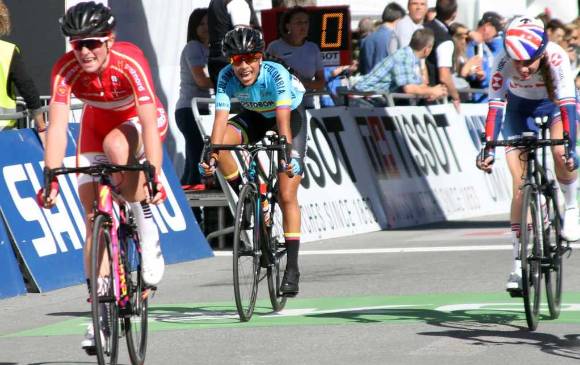 Botero entró en un grupo de 8 corredoras, con tiempo de 1:58.18. FOTO cortesía fedeciclismo