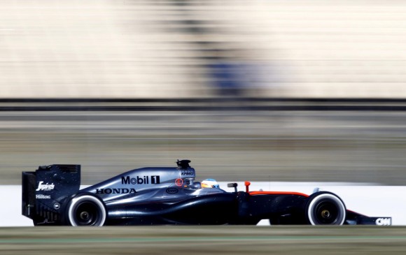 Los pilotos que competirán en el Gran Premio de Australia serán Jenson Button y Kevin Magnussen. FOTO AFP