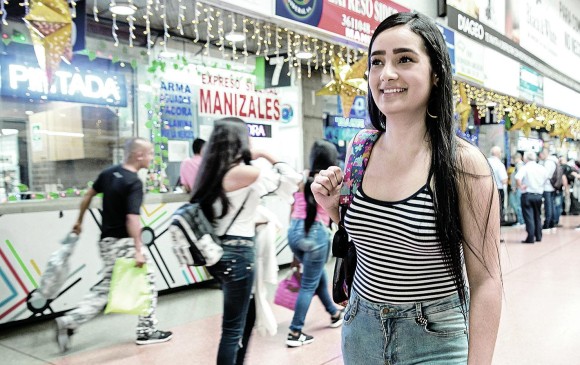 Alejandra Zuleta, de 21 años, prefirió irse para Támesis, su pueblo natal, antes que quedarse en Medellín, donde pasó el 24 y se aburrió. FOTO Carlos Velásquez
