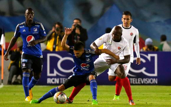 El cuadro embajador manejó siempre el partido y aprovechó la media distancia para desequilibrar el juego. FOTO COLPRENSA