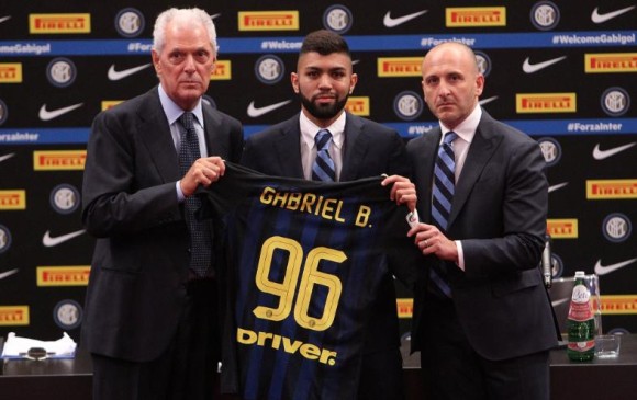 Gabriel ‘Gabigol’ Barbosa fue presentado este jueves como nuevo refuerzo del Inter. FOTO Tomada de Twitter @Inter 