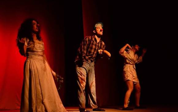 Minúsculo actúa con Hilacha y Puchero en la Fiesta de las Artes Escénicas, evento que cierra hoy. FOTO Cortesía Infusión