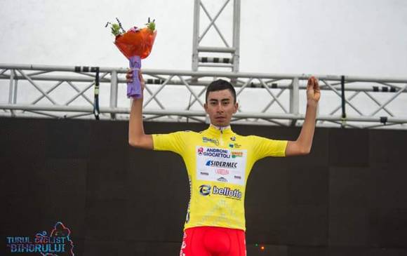 Iván Ramiro Sosa y su tercer triunfo del año, primero en una general de una carrera europea (Rumania). FOTO Tour of Bihor