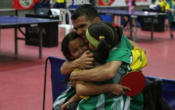 foto de dobes de inder medellín que triunfó en femenino sub 11. 