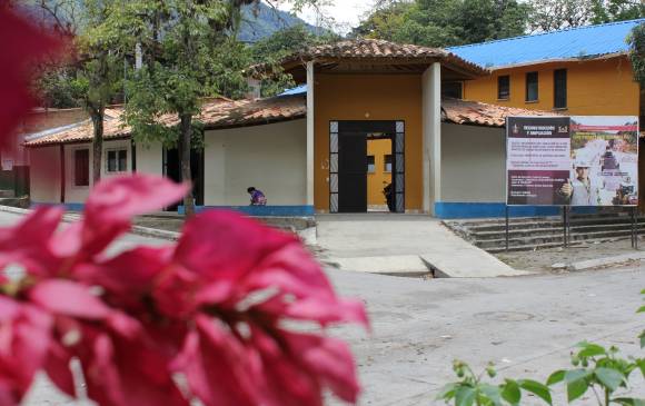 Son varios los colegios de resguardos indígenas que también fueron remodelados. Foto: Ejército