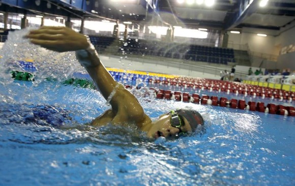 Gabriel Delgado, el nadador vallecaucano que padece parálisis cerebral y que cosechó dos medallas ayer en el inicio de los Parapanamericanos. FOTO cortesía parapanamericanos de sao paulo 