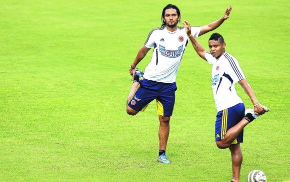 Abel Aguilar y Luis Fernando Muriel. Con Abel en la cancha, Colombia suma 14 juegos y tres años sin perder. FOTO colprensa