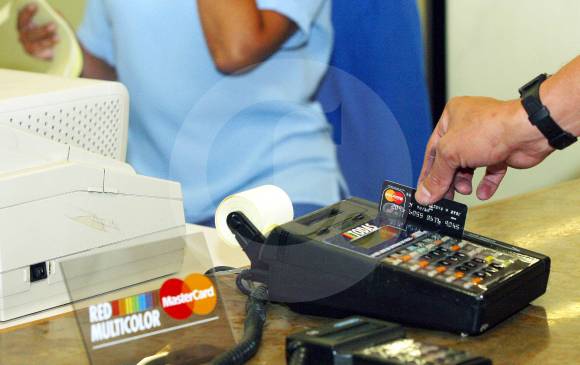 Antes de digitar la clave verifique que en el datáfono se haya ingresado el valor correcto. FOTO juan antonio sánchez