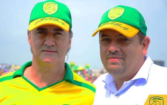 Carlos Murillo, presidente de Leones y Álvaro Hernández, técnico que regresa al equipo antioqueño. FOTO CORTESÍA LEONES.