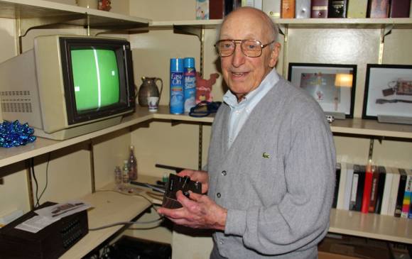 Jugar usando una televisión en la tranquilidad del hogar fue una de las metas de este ingeniero. FOTO cortesía.
