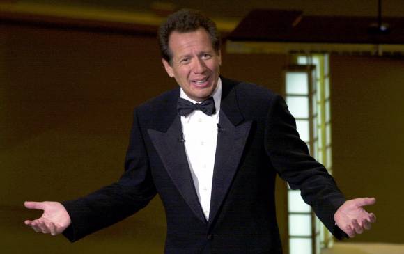 Shandling fue el presentador de los premios Emmy en el año 2000. FOTO AP