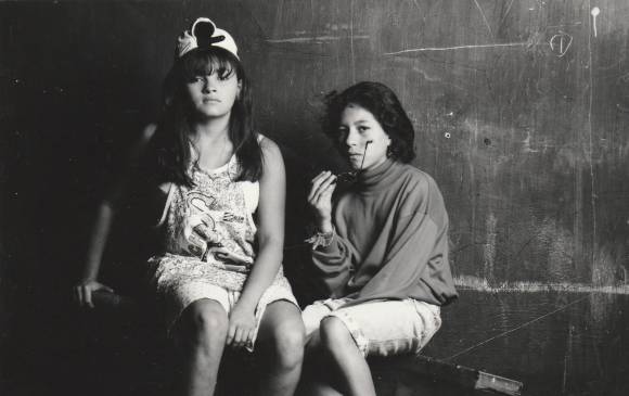 El filme inicia 10 años antes de comenzar el rodaje de La vendedora de Rosas y muestra la vida actual de sus personajes. FOTO cortesía 