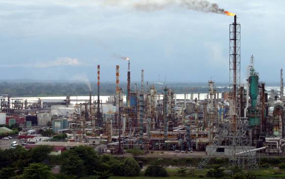 Causas y efectos de un petróleo que ahora vale menos