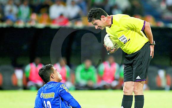 Hernando Buitrago dirigió 350 juegos en Liga nacional y 110 internacionales. FOTO JUAN ANTONIO SÁNCHEZ
