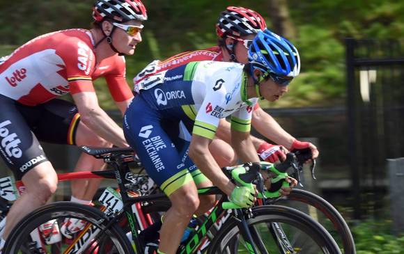 En la quinta etapa, Esteban Chaves descendió un puesto en la general y se ubica undécimo. FOTO Tomada de Facebook Orica