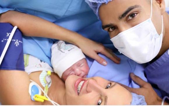 El delantero colombiano compartió la foto del nacimiento de su hijo Jedediah. FOTO @FALCAO