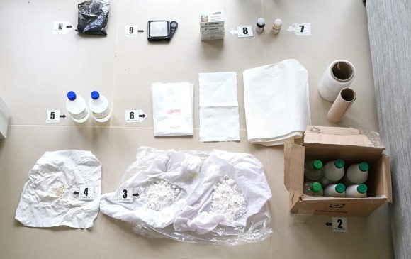 Materiales para el laboratorio de drogas en Envigado. FOTO CORTESÍA POLICÍA