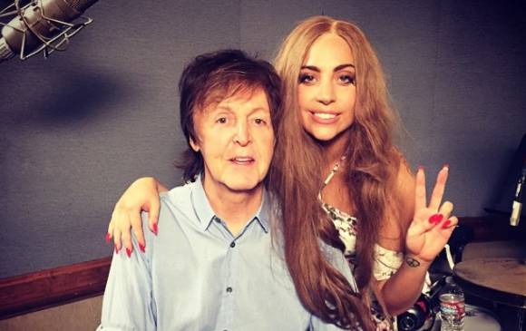 Esta fue una de las fotografías que compartió Lady Gaga de su trabajo con el músico británico Paul McCartney. FOTO Instagram.com/ladygaga