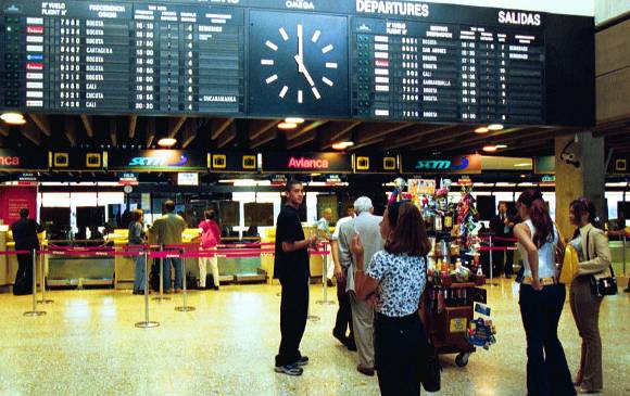 Por publicidad engañosa, las aerolíneas pagaron multas por 803 millones de pesos. FOTO JAIME PÉREZ