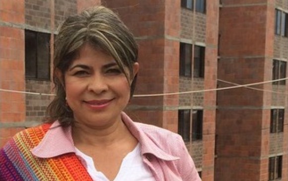La diputada Ángela María Cano tiene medida de aseguramiento en su casa y cuenta con un permiso de un juez que le permite asistir a las sesiones de la Asamblea de Antioquia. FOTO CORTESÍA