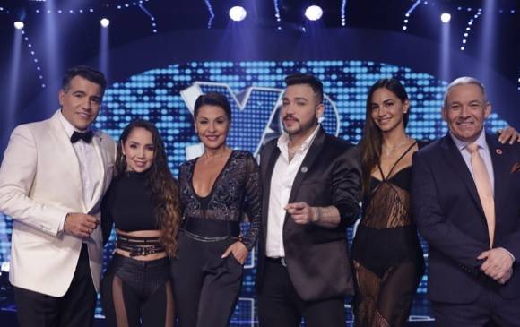 Imagen de Paola Jara junto al equipo de jurados y presentadores de Yo me llamo. FOTO INSTAGRAM