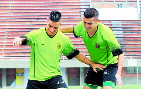Chicho Arango y Andrés Orozco, del Envigado. FOTO Jaime Pérez