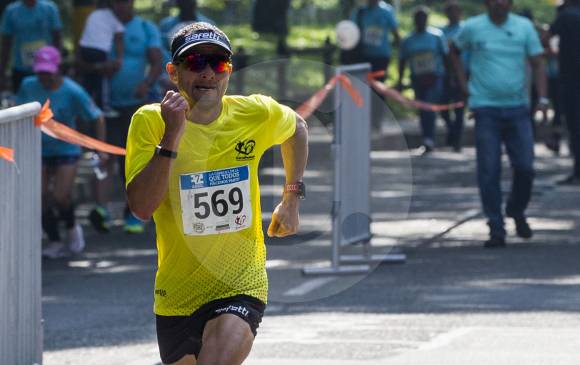 Ricardo Cardeño (33:59) y Carmenza Morales (42:01) ganaron la prueba de los 10k.
